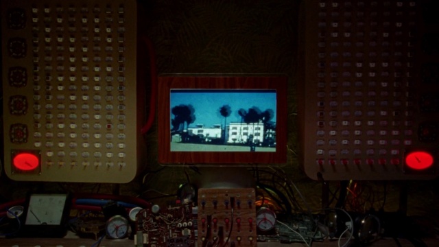 Video Reference: Audio equipment, Technology, Display device, Electronic device, Entertainment, Computer, Personal computer, Computer hardware, Room, Machine