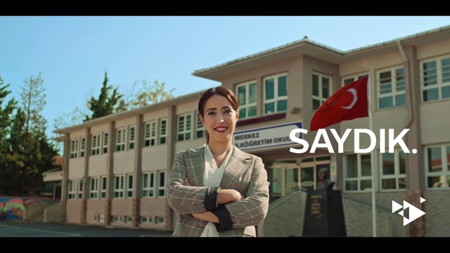 Video Reference: Sky, Smile, Property, Building, Window, Flash photography, Tree, Travel, Leisure, Fun