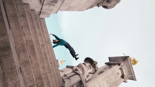 Video Reference: Sky, Freestyle walking, Building, People, Art, Climbing, Recreation, Street stunts, Travel, Sculpture