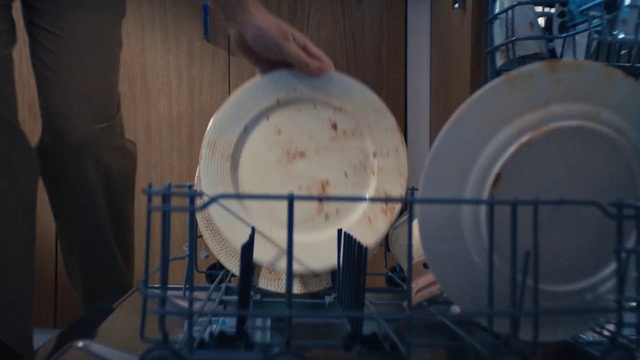 Video Reference: Gas, Sports equipment, Audio equipment, Wood, Glass, Space, Machine, Art, Metal, Circle