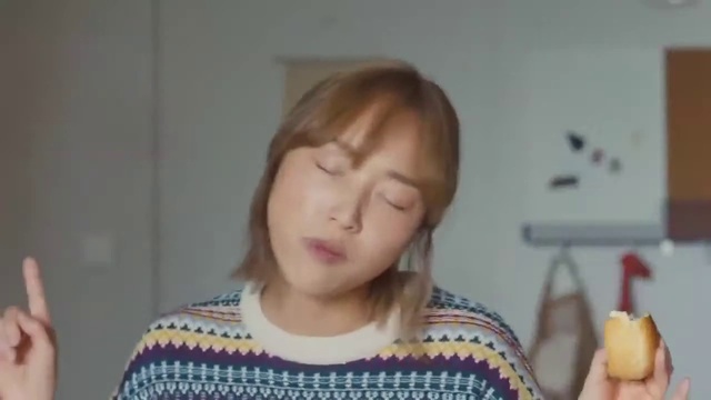 Video Reference: Nose, Cheek, Eyelash, Ear, Sleeve, Tableware, Happy, T-shirt, Bangs, Fun