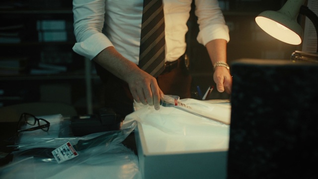 Video Reference: Watch, Sleeve, Gesture, Finger, Wrist, Nail, Service, Health care, Thumb, T-shirt