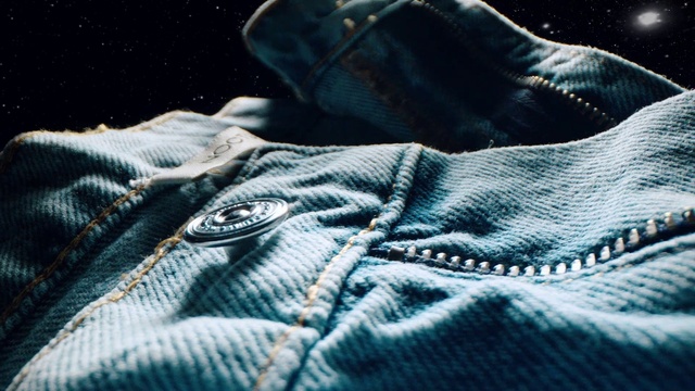 Video Reference: Shoe, Outerwear, Azure, Textile, Sleeve, Grey, Denim, Electric blue, Pattern, Tints and shades