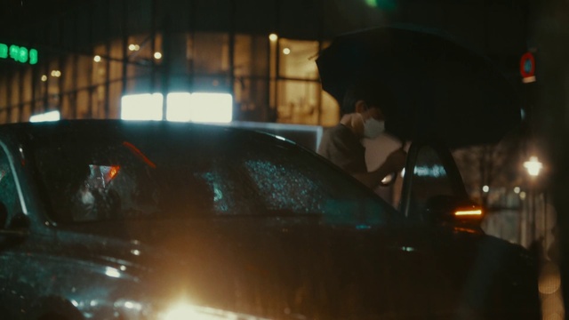 Video Reference: Car, Automotive lighting, Hood, Vehicle, Motor vehicle, Automotive design, Automotive mirror, Window, Headlamp, Vehicle door