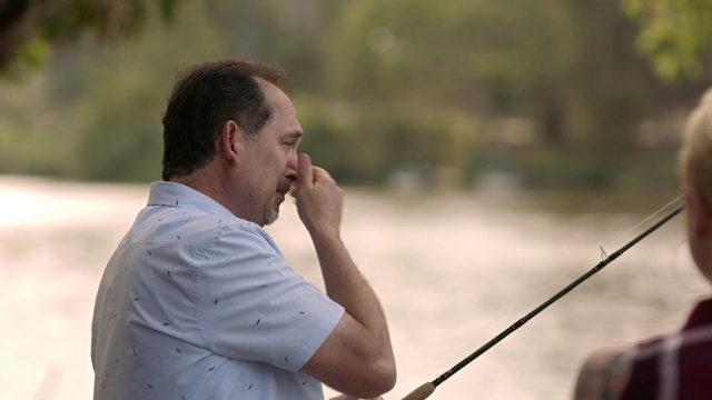 Video Reference: Shirt, Flash photography, Gesture, People in nature, Happy, Elbow, T-shirt, Recreation, Leisure, Audio equipment