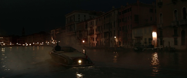 Video Reference: Building, Tire, Automotive lighting, Vehicle, Window, Car, Headlamp, Automotive exterior, Road surface, Motor vehicle