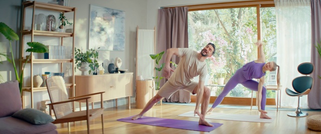 Video Reference: Shoulder, Active pants, yoga pant, Wood, Knee, Plant, Flooring, Waist, Thigh, Floor