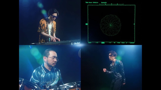 Video Reference: Light, Entertainment, Music artist, Flash photography, Artist, Performing arts, Display device, Technology, Visual effect lighting, Event