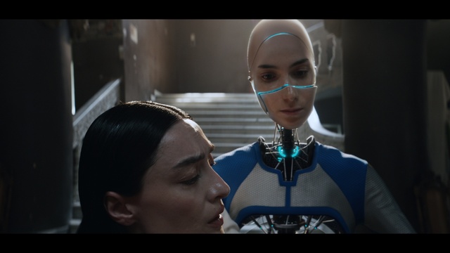 Video Reference: Eyewear, Vision care, Jaw, Flash photography, Eyelash, Fashion design, Event, Electric blue, Personal protective equipment, Science