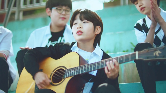 Video Reference: Musical instrument, Guitar, Musician, String instrument, Guitar accessory, Plucked string instruments, Music, Entertainment, String instrument, String instrument accessory