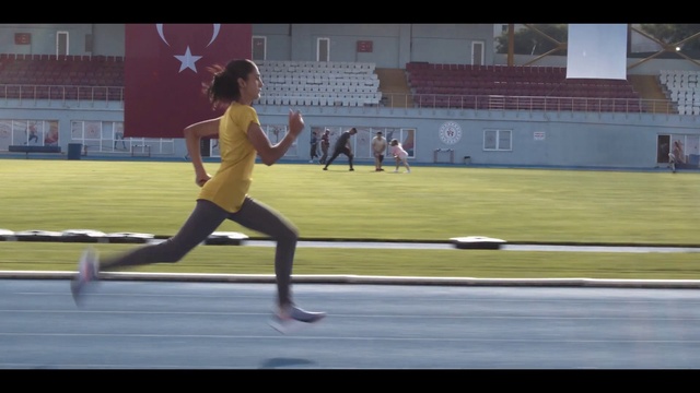 Video Reference: Active pants, yoga pant, Sportswear, Thigh, Exercise, Athlete, Grass, Sports, Balance, Event