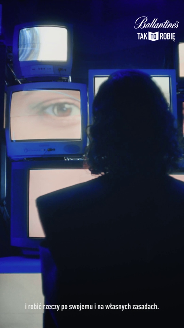 Video Reference: Computer, Blue, Gadget, Recreation, Personal computer, Display device, Electric blue, Space, Gamer, Machine