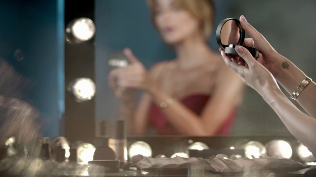 Video Reference: Lip, Hand, Vision care, Flash photography, Eyelash, Gesture, Finger, Smile, Thumb, Mobile phone