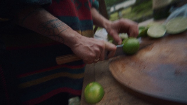 Video Reference: Hand, Fruit, Table, Plant, Food, Wood, Natural foods, Ball, Cutting board, Produce