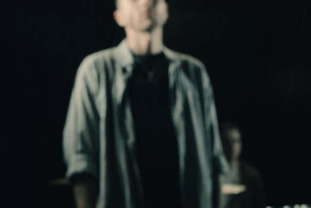 Video Reference: Human body, Flash photography, Sleeve, Gesture, Audio equipment, Entertainment, Performing arts, Eyewear, Beard, Music