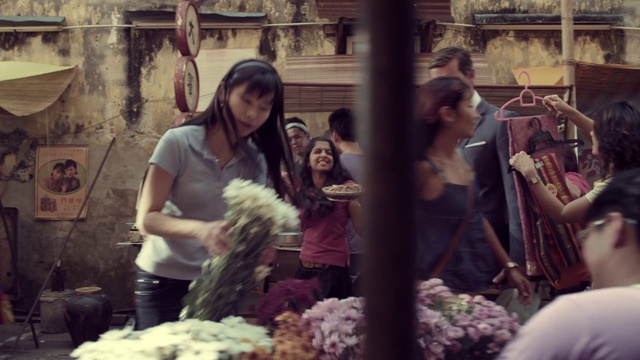 Video Reference: Organ, Fashion, Plant, Textile, Flower, Happy, Fun, T-shirt, Event, Flower Arranging