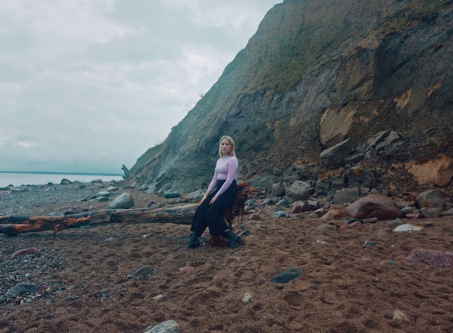 Video Reference: Jeans, Sky, Cloud, Mountain, Wood, Bedrock, People in nature, Landscape, Travel, Formation
