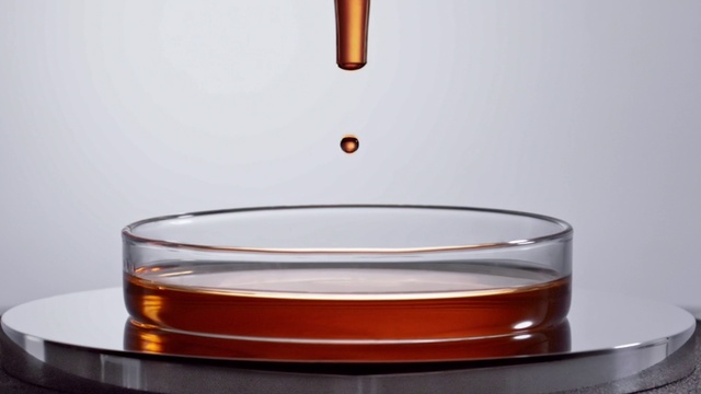 Video Reference: Drinkware, Liquid, Automotive lighting, Barware, Fluid, Ingredient, Water, Alcoholic beverage, Drink, Serveware