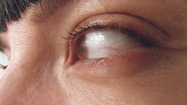 Video Reference: Human body, Eyelash, Iris, Fluid, Tints and shades, Close-up, Macro photography, Flesh, Wrinkle, Electric blue