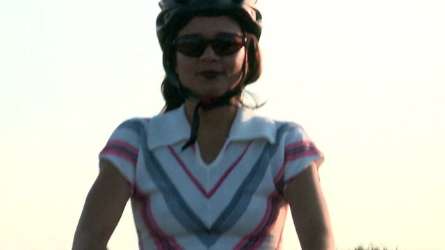 Video Reference: Glasses, Vision care, Goggles, Sunglasses, Smile, Eyewear, Neck, Sleeve, Sports gear, Gesture