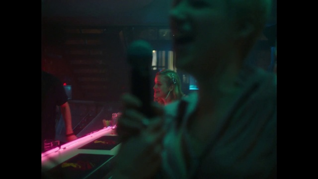 Video Reference: Microphone, Entertainment, Musician, Music, Artist, Visual effect lighting, Performing arts, Magenta, Music artist, Technology