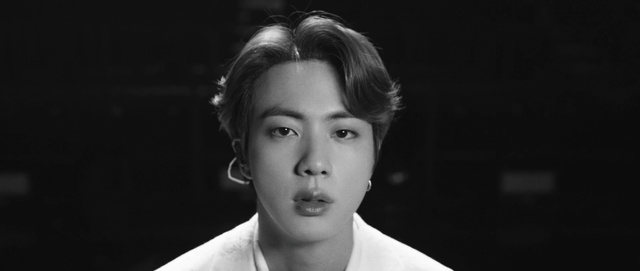 Video Reference: Forehead, Nose, Cheek, Lip, Eyebrow, Eyelash, Flash photography, Neck, Jaw, Ear