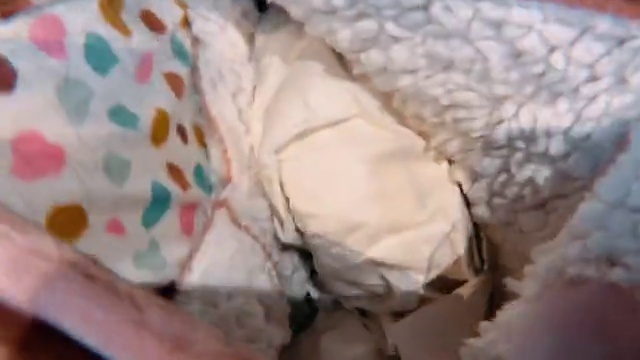 Video Reference: Pattern, Fashion accessory, Cuisine, Nail, Linens, Petal, Wood, Human leg, Ingredient, Sweetness