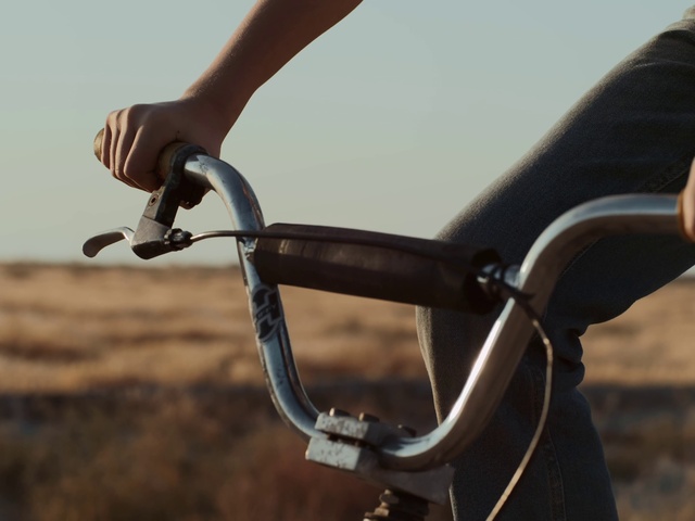 Video Reference: Bicycle, Bicycles--Equipment and supplies, Bicycle handlebar, Bicycle frame, Bicycle tire, Vehicle, Bicycle accessory, Bicycle fork, Bicycle wheel, Bicycle part