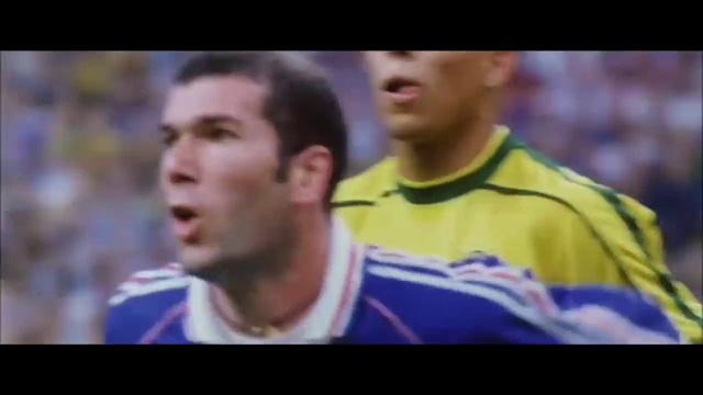 Video Reference: Sports uniform, Jersey, Gesture, Player, Smile, Sportswear, Fun, Electric blue, Competition event, Ball game