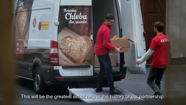 Video Reference: Vehicle, Tire, Wheel, Motor vehicle, Automotive exterior, Mode of transport, Automotive lighting, Automotive tire, Light commercial vehicle, Vehicle door