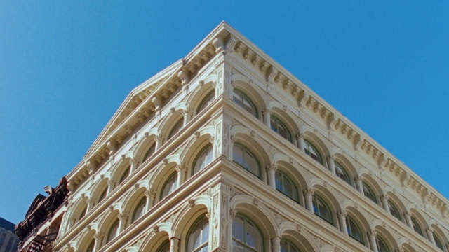 Video Reference: Sky, Building, House, Tower block, Condominium, Commercial building, Facade, Window, Symmetry, City
