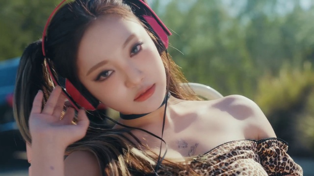 Video Reference: Skin, Lip, Plant, Eyelash, People in nature, Flash photography, Human body, Neck, Happy, Dress