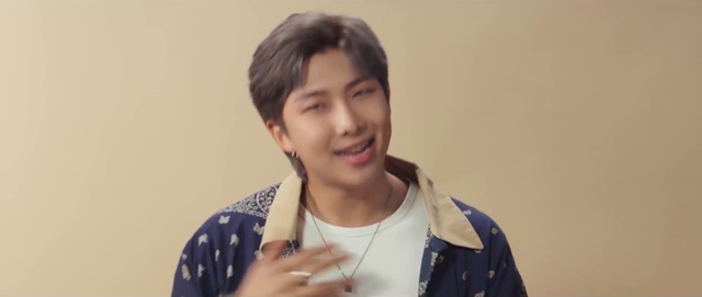 Video Reference: Forehead, Nose, Smile, Eyebrow, Human body, Neck, Jaw, Sleeve, Flash photography, Gesture