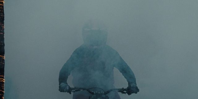 Video Reference: Fog, Atmospheric phenomenon, Bicycle, Recreation, Freezing, Sky, Personal protective equipment, Haze, Event, Mist