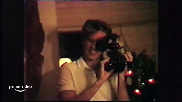 Video Reference: Mirror, Flash photography, Cameras & optics, Photographer, Event, Eyewear, Darkness, Camera, Cinematographer, Midnight