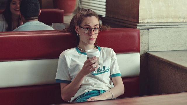 Video Reference: Glasses, Vision care, Eyewear, Comfort, Leisure, Fun, Electronic device, T-shirt, Happy, Event