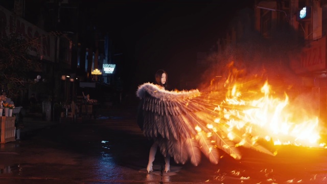 Video Reference: Fire, Performing arts, Entertainment, Flame, Heat, Stunt performer, Event, Poi, Water, Fun