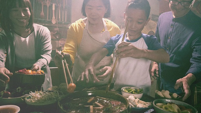 Video Reference: Food, Smile, Cuisine, Tableware, Sharing, Dish, Adaptation, Cooking, Hat, Event