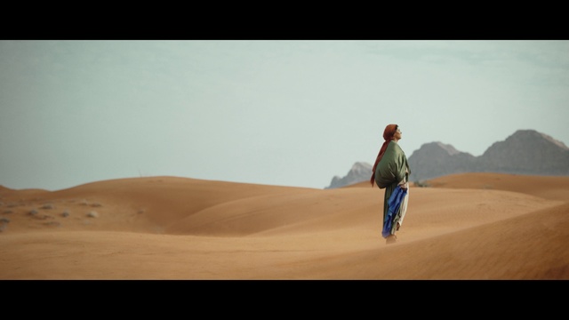 Video Reference: Sky, Ecoregion, Natural environment, Travel, Landscape, Horizon, Sand, Erg, Aeolian landform, Singing sand