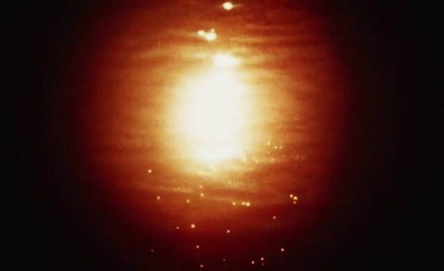 Video Reference: Water, Cloud, Sky, Afterglow, Amber, Sunlight, Dusk, Sun, Astronomical object, Lens flare