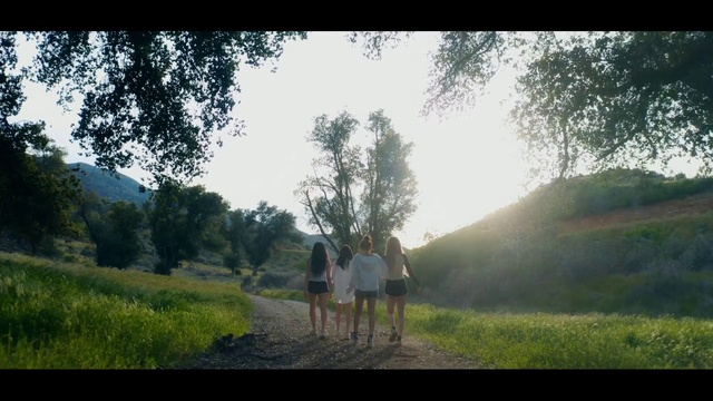 Video Reference: Sky, Plant, People in nature, Tree, Natural landscape, Flash photography, Happy, Gesture, Grass, Grassland
