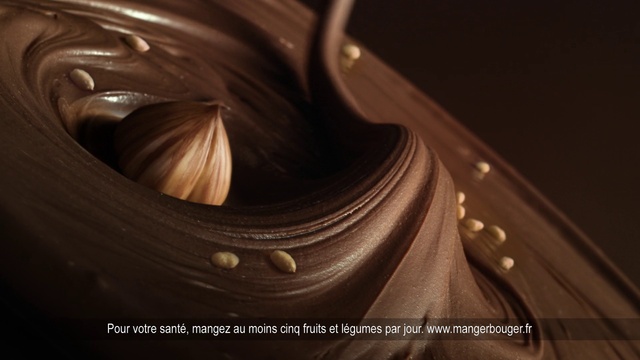 Video Reference: Automotive tire, Wood, Tints and shades, Rim, Audio equipment, Jewellery, Metal, Wire, Automotive wheel system, Fashion accessory