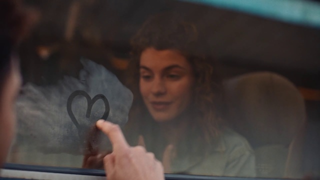 Video Reference: Eyebrow, Vertebrate, Mouth, Eyelash, Mammal, Gesture, Flash photography, Finger, Vehicle door, Automotive exterior