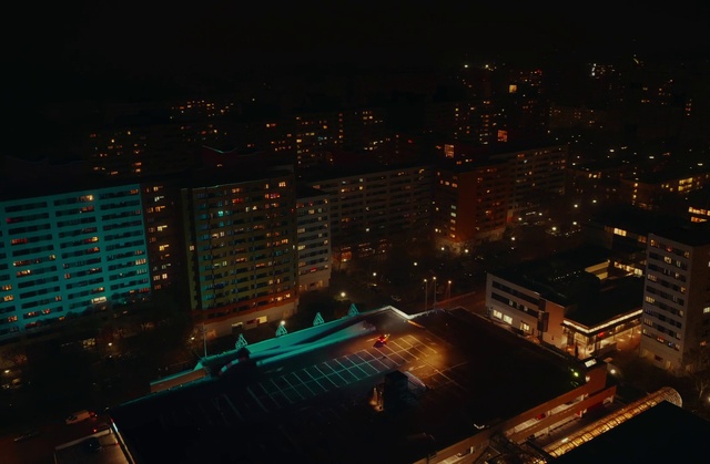 Video Reference: Building, Skyscraper, Sky, Tower block, Urban design, Condominium, Cityscape, City, Electricity, Landscape