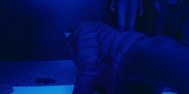 Video Reference: Shoe, Blue, Leg, Azure, Purple, Sleeve, Flash photography, Thigh, Knee, Elbow