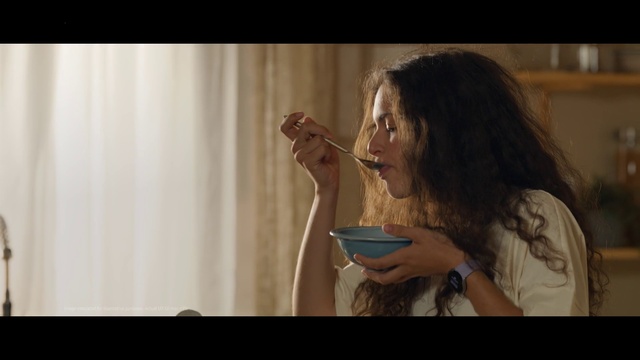 Video Reference: Watch, Lip, Flash photography, Jaw, Gesture, Eyelash, Happy, Long hair, Elbow, Eyewear