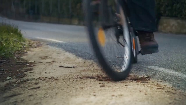 Video Reference: Tire, Wheel, Bicycle tire, Bicycle wheel, Automotive tire, Automotive lighting, Bicycles--Equipment and supplies, Bicycle handlebar, Bicycle frame, Road surface