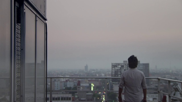 Video Reference: Sky, Building, Tower block, Atmospheric phenomenon, Tower, Cloud, Urban design, Skyscraper, City, Cityscape
