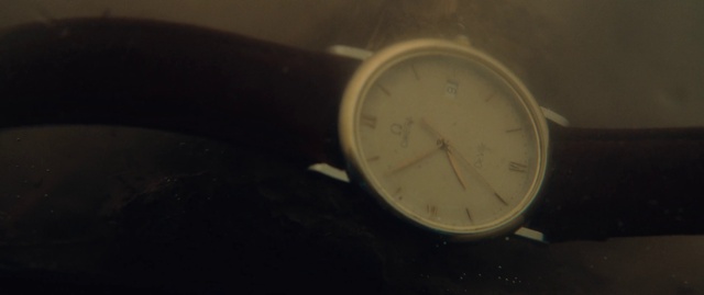 Video Reference: Watch, Clock, Analog watch, Quartz clock, Gauge, Measuring instrument, Wood, Tints and shades, Gas, Circle