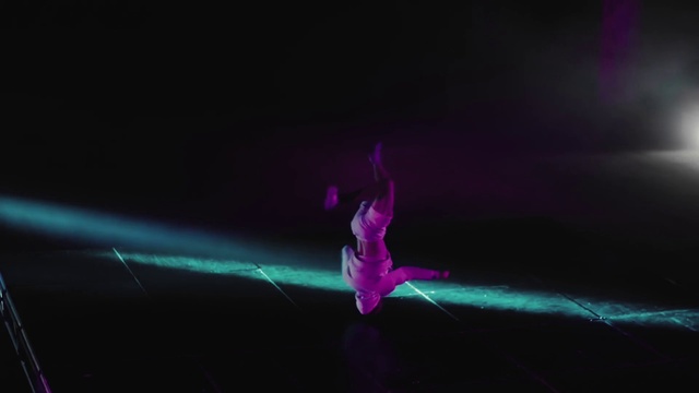 Video Reference: Plant, Purple, Violet, Performing arts, Petal, Magenta, Water, Art, Entertainment, Event